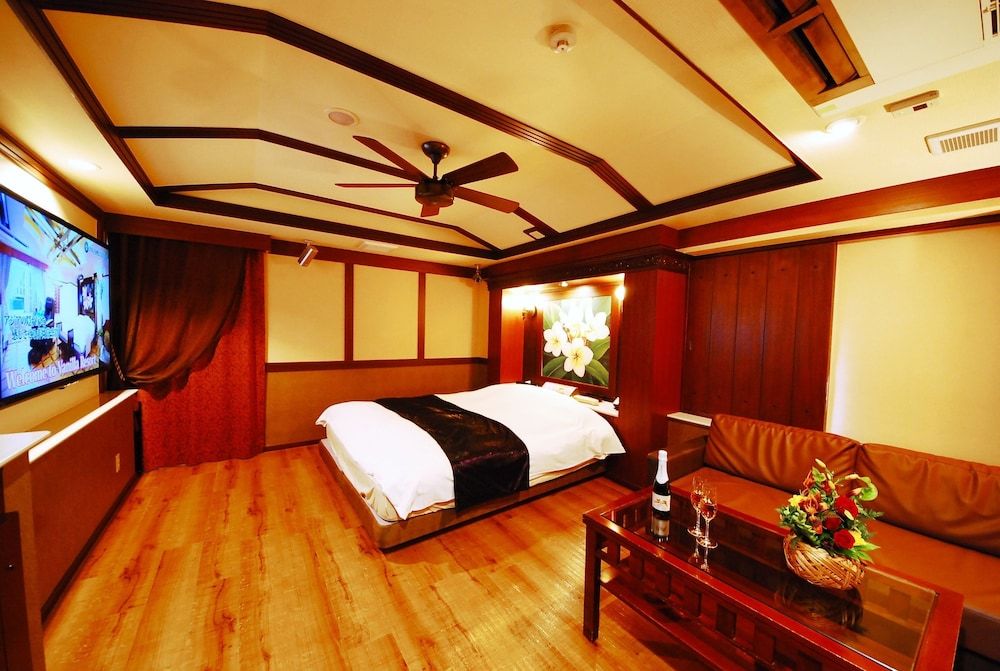 Standard King Room