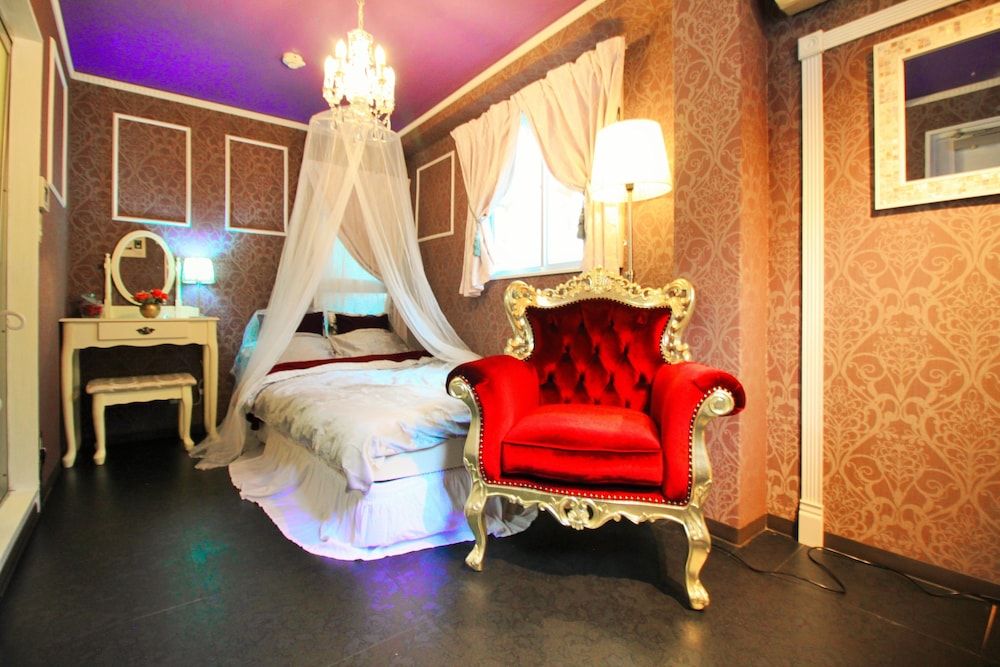 undefined Micro Hotels near Roppongi 5