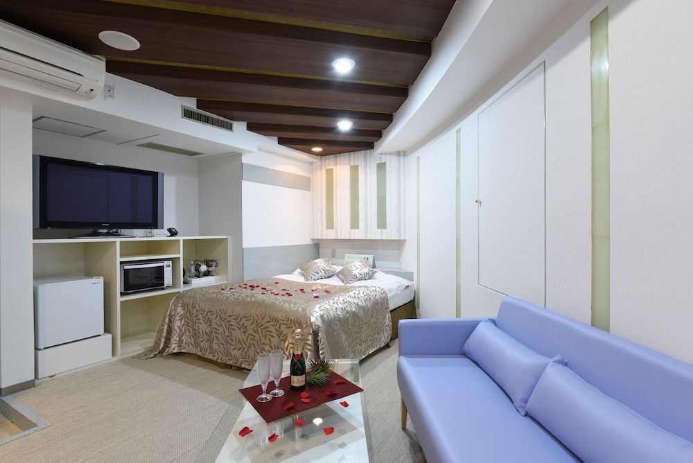 undefined Hotel Frontier - Adults Only 6