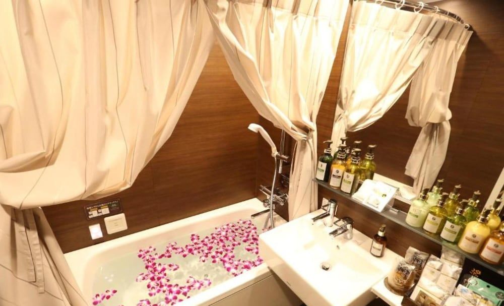 Hotel Petit Bali Higashishinjuku - Adults Only Junior Double Room, Smoking 2