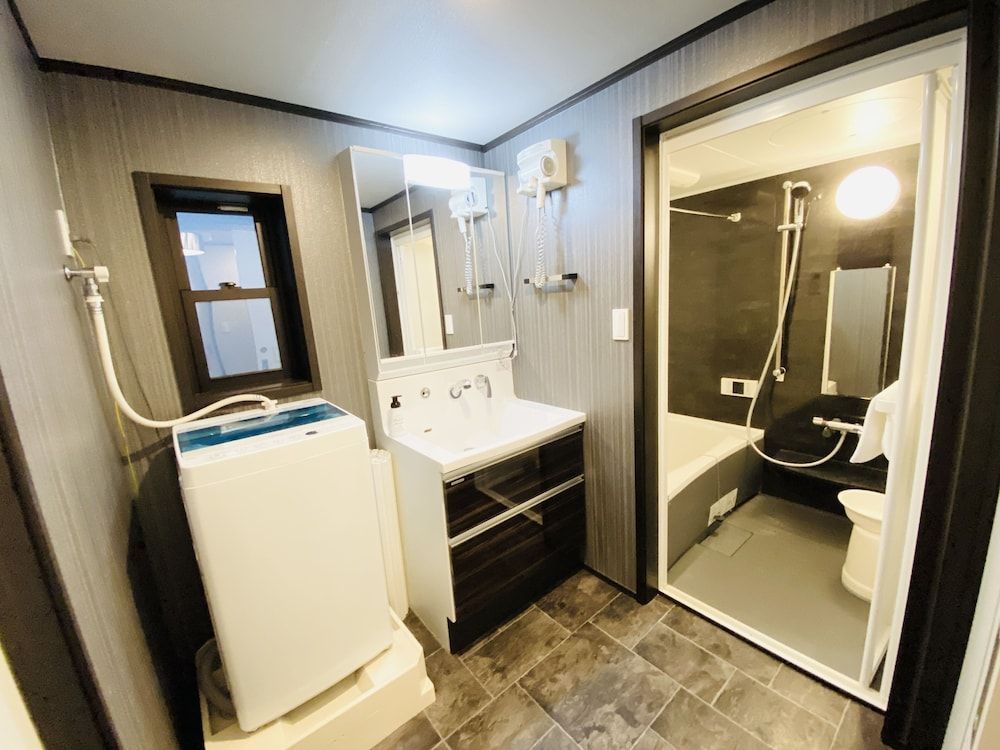 Calm Asakusa Kaminarimon Gate CLx Standard Quadruple Room (#CL5) 9