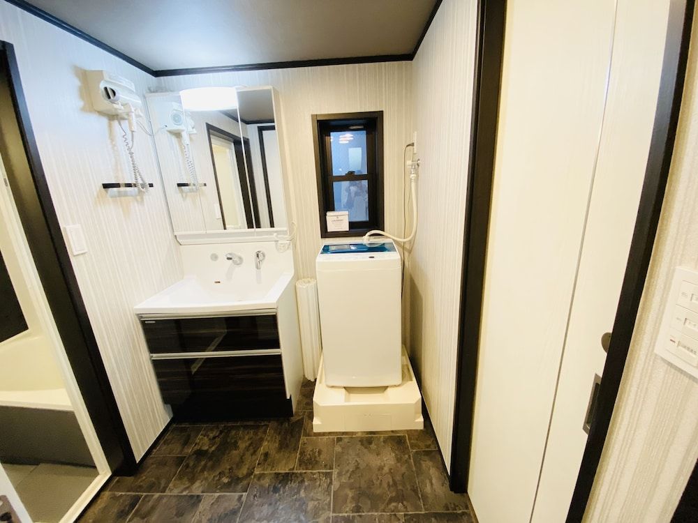 Calm Asakusa Kaminarimon Gate CLx Standard Triple Room (#CL4) 7