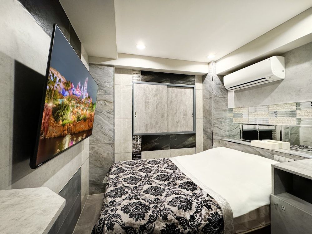 Hotel Rocks Single Room 3