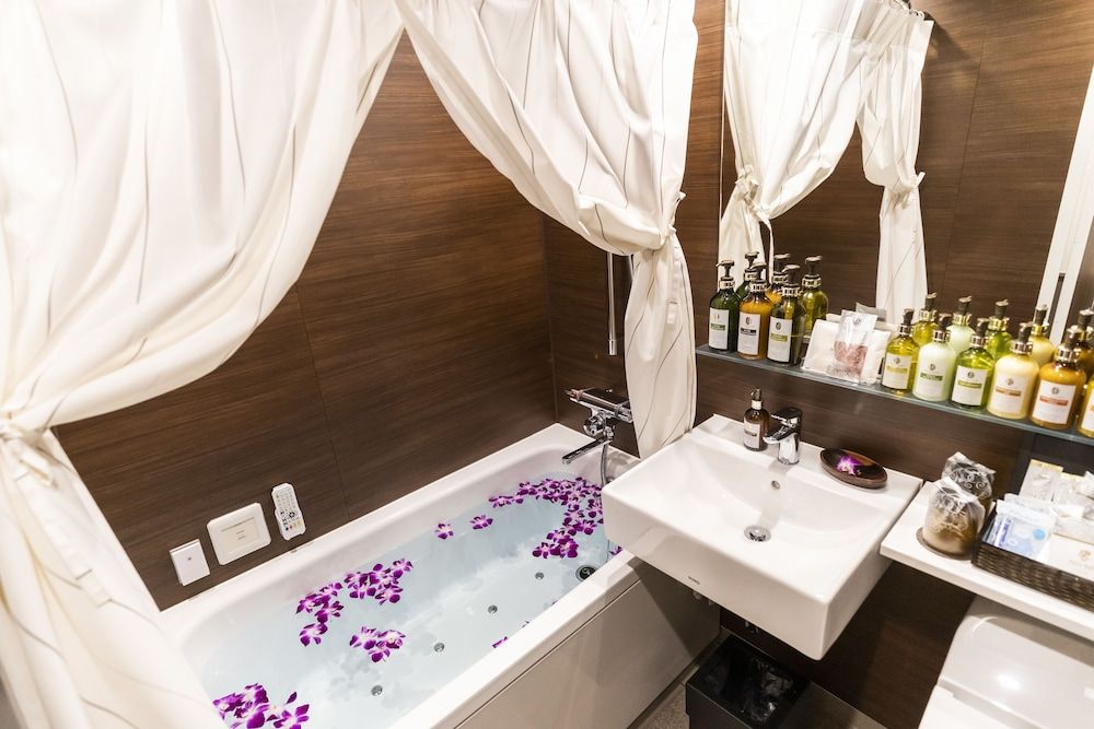 Hotel Petit Bali Garden Shin Okubo - Shinjuku Sta 10min walk - Double Room, Non Smoking 4