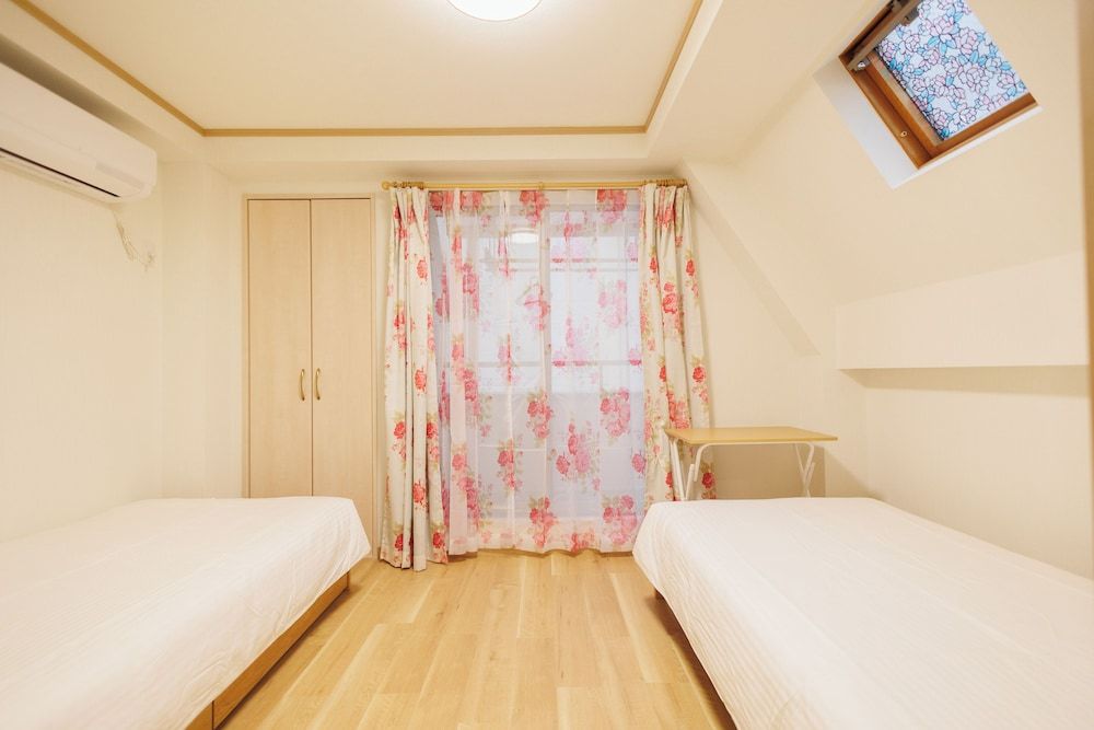 undefined Hotaku HOTEL 4