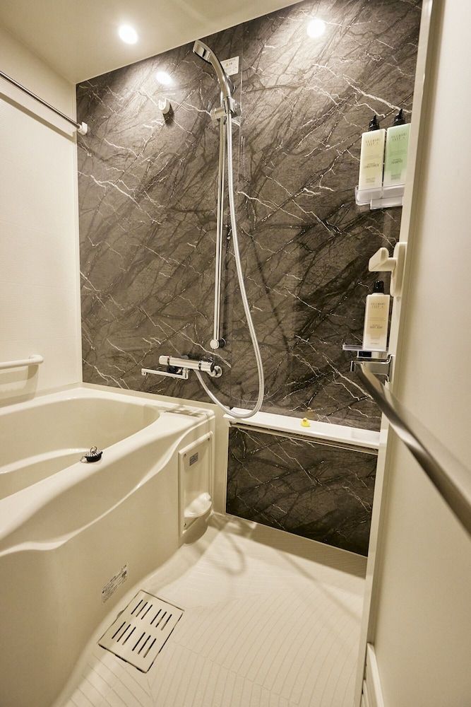 Section L Hatchobori Deluxe Studio Apartment 21