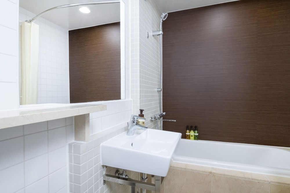 HOTEL MYSTAYS Nishi Shinjuku Standard Semi-double Room, Non Smoking (For 2 Adults) 5