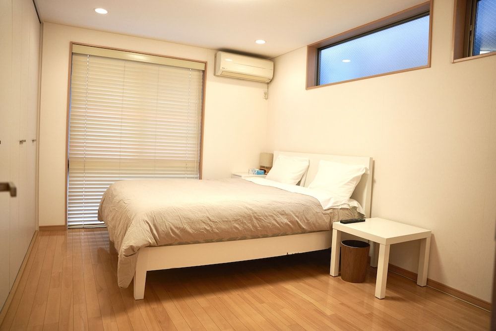 undefined Higashi Shinjuku Modern house 4