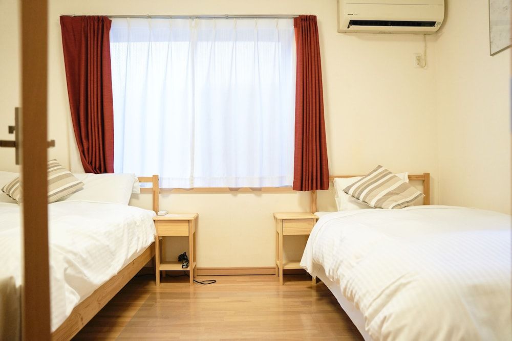 undefined Higashi Shinjuku Modern house 5