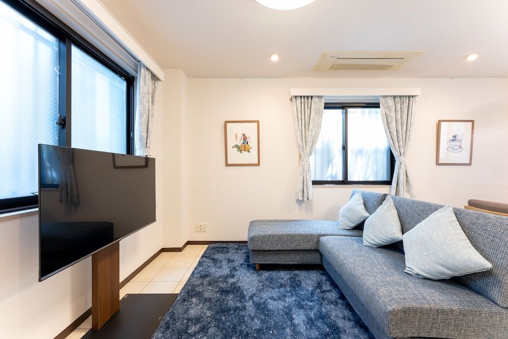 undefined Minamiaoyama 1st 5