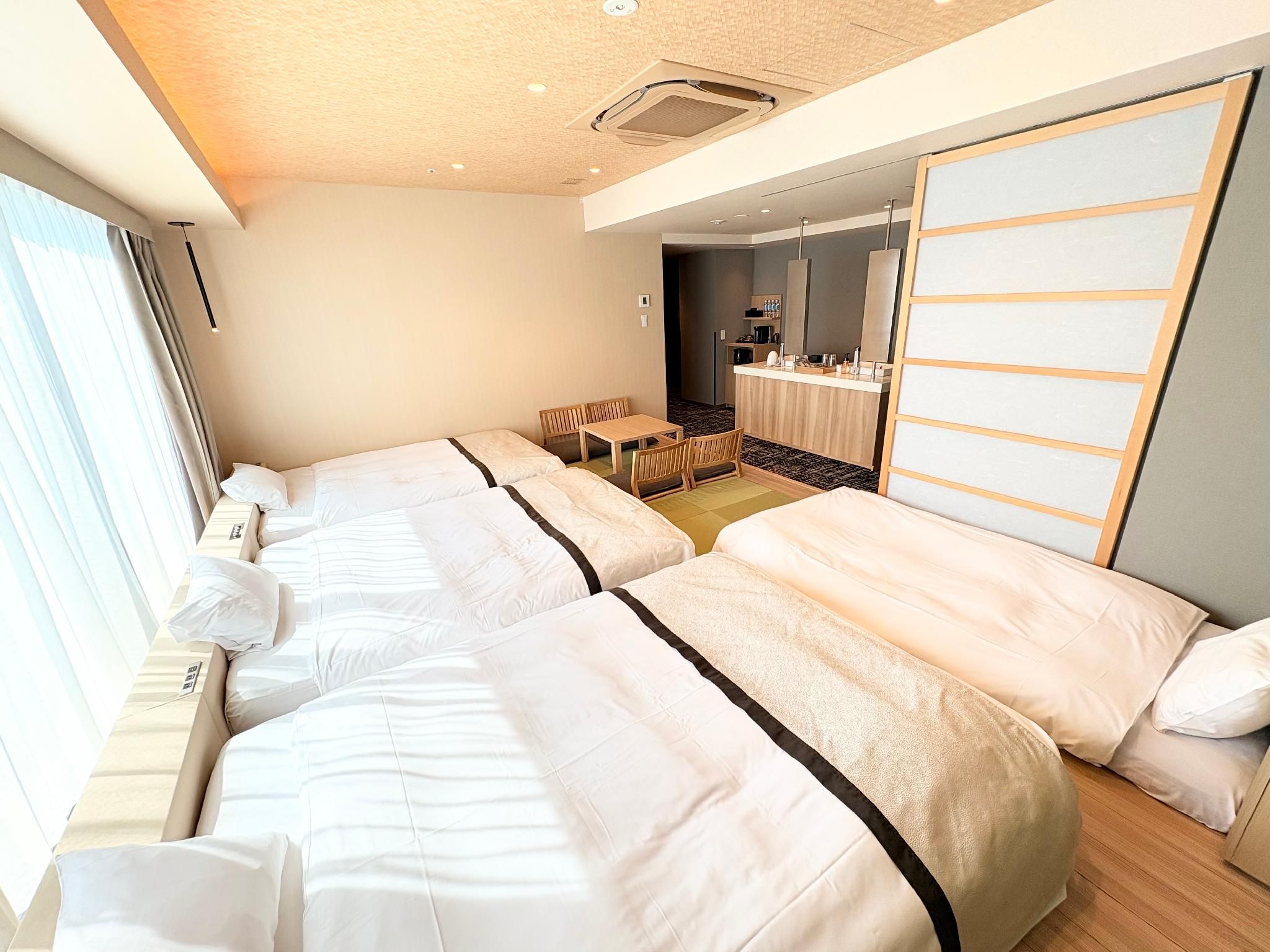 Premium Triple with 1 Set of Japanese Futon