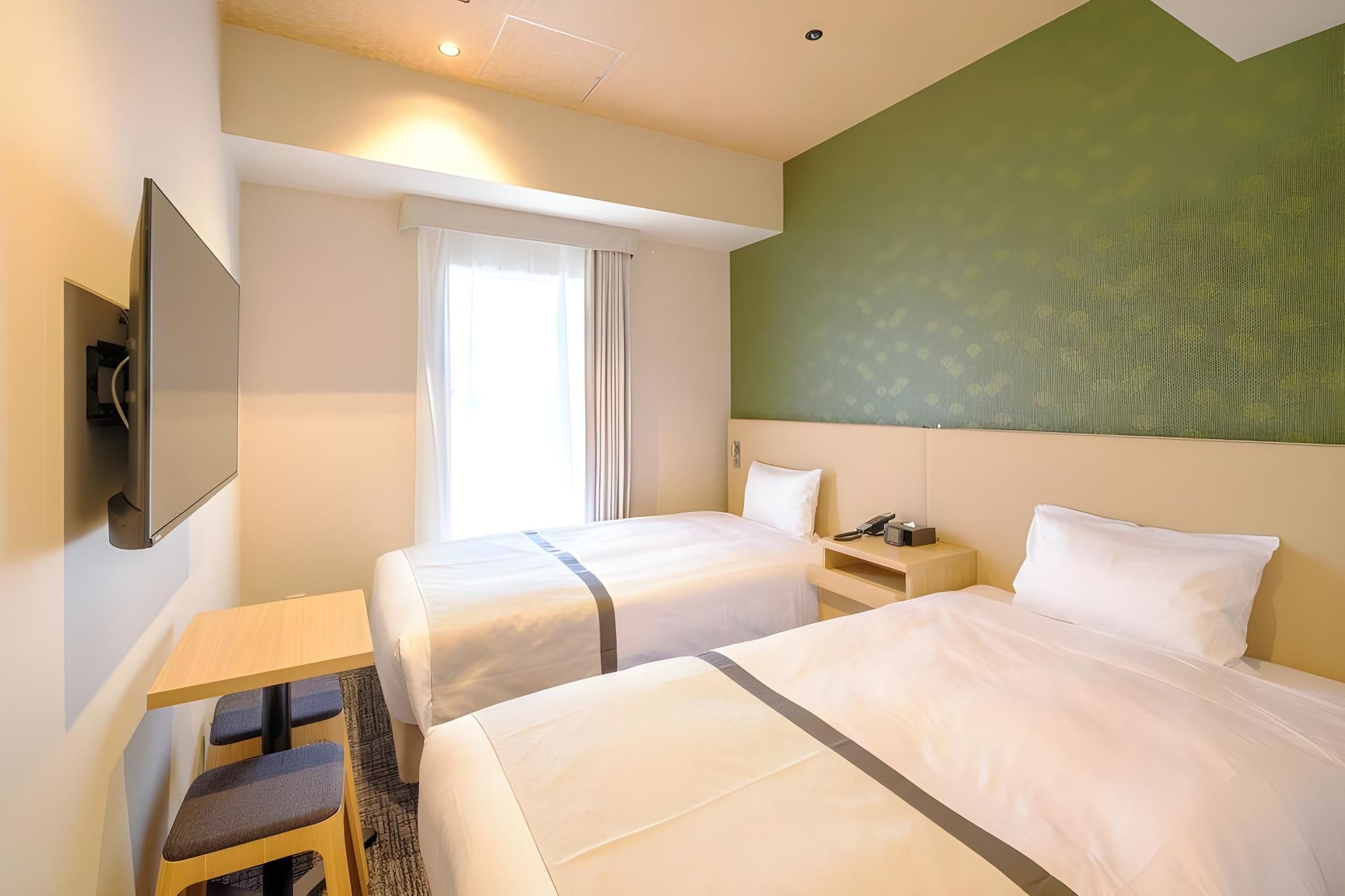 Compact Twin Room - Non-Smoking