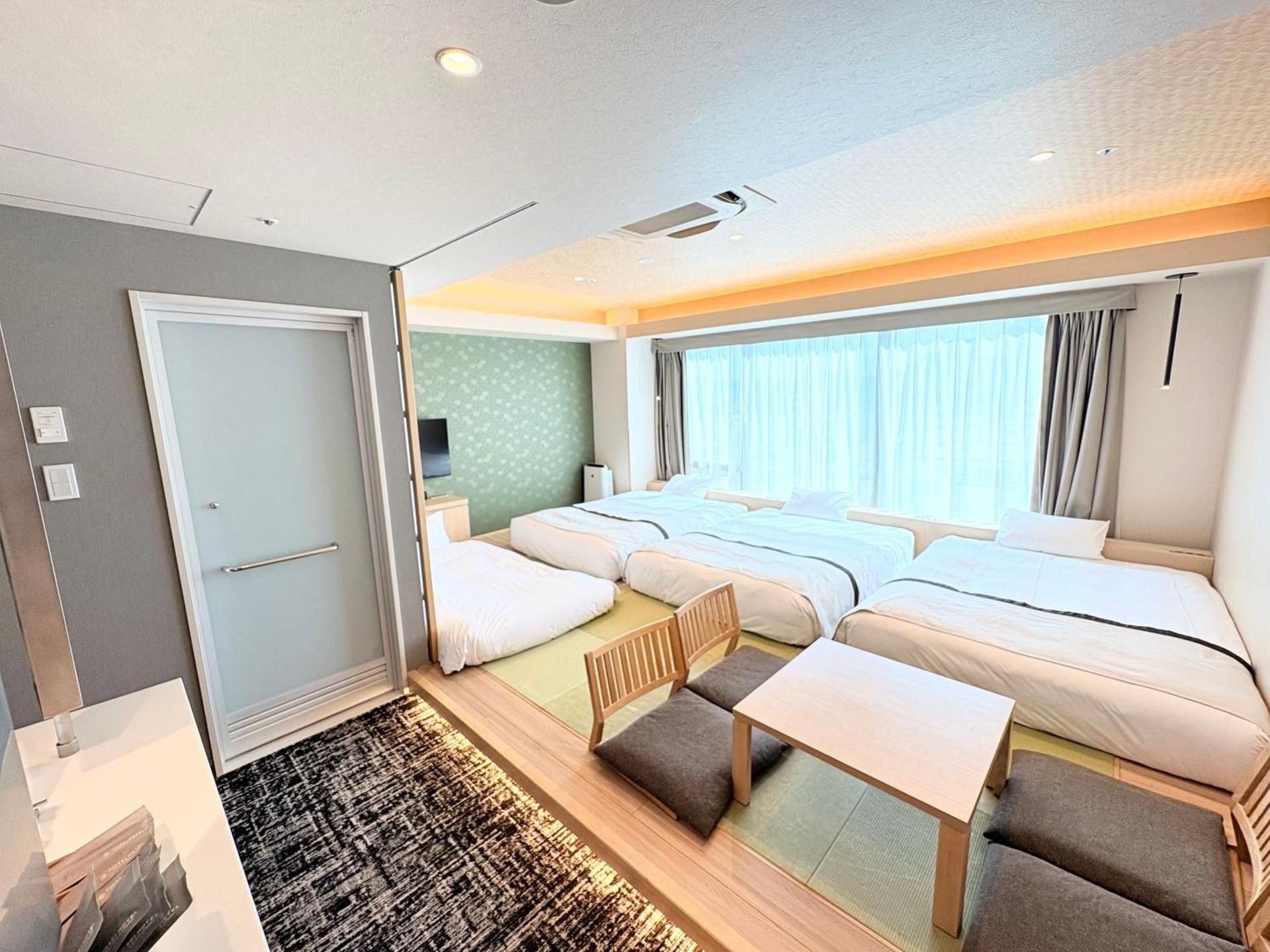 Premium Triple with 1 Set of Japanese Futon