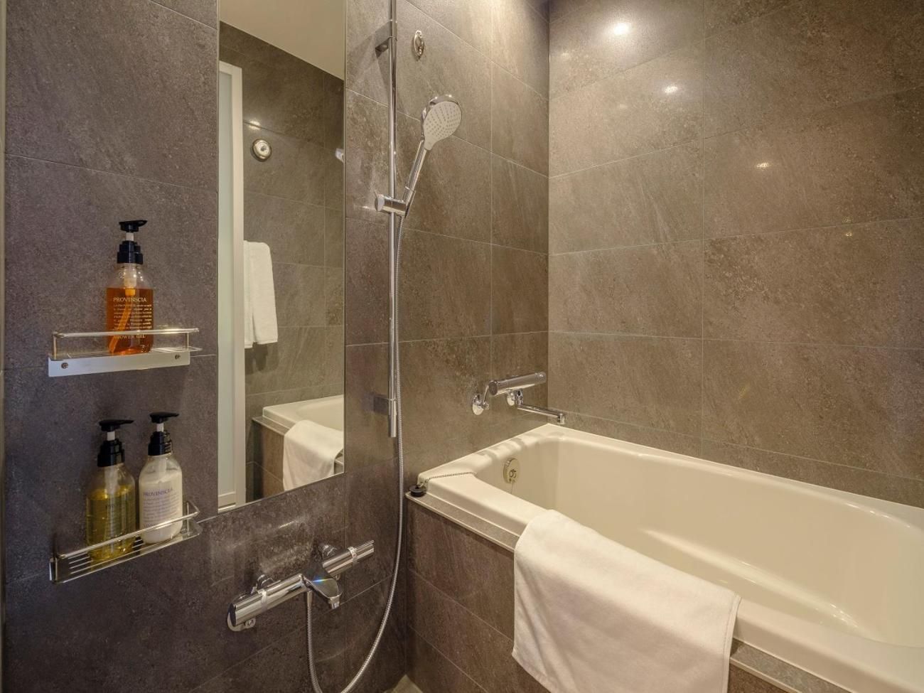 Premium Triple with 1 Set of Japanese Futon