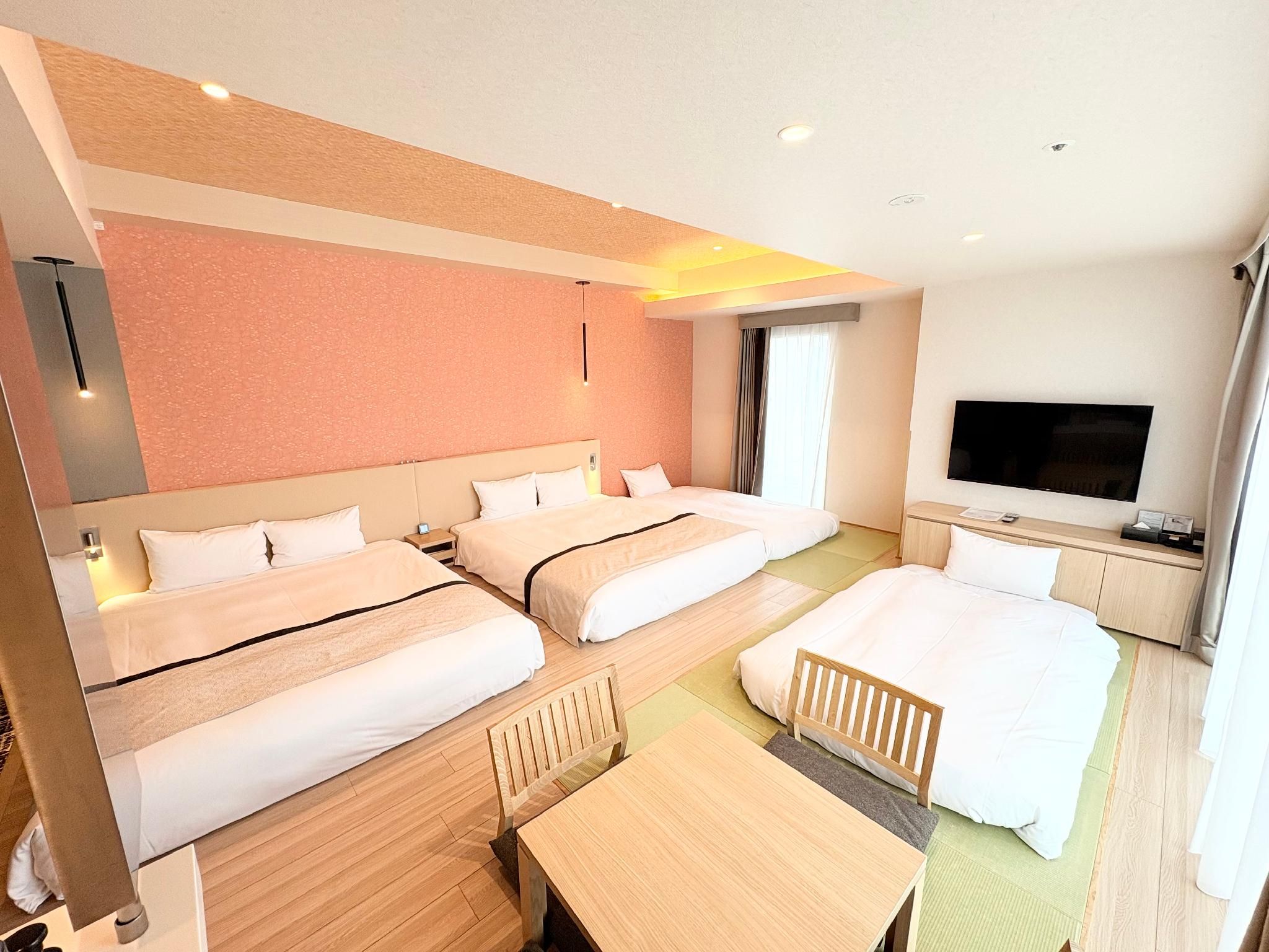 Premium Deluxe Twin with 2 Set of Japanese Futon