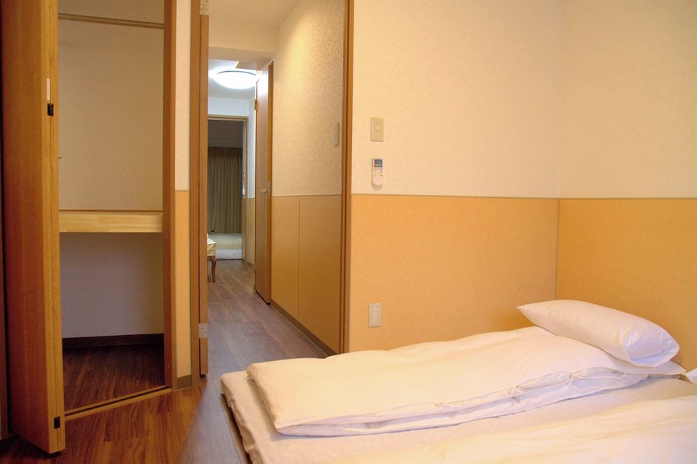 undefined Ueno House VIP 7