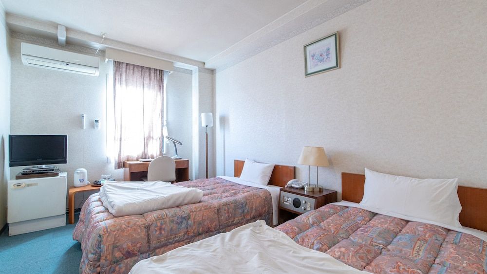 Basic Twin Room, Smoking