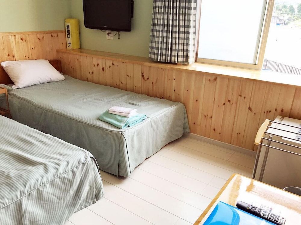 Basic Twin Room, Shared Bathroom