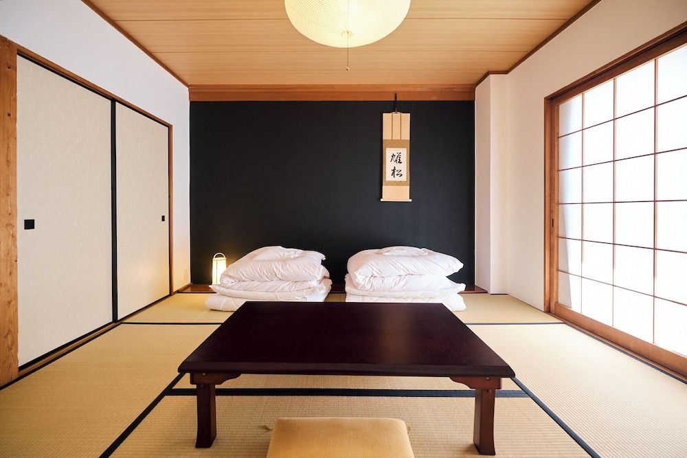 J-Hoppers Lake Biwa Guesthouse - Hostel Japanese Style Twin Room with Shared Bathroom 4
