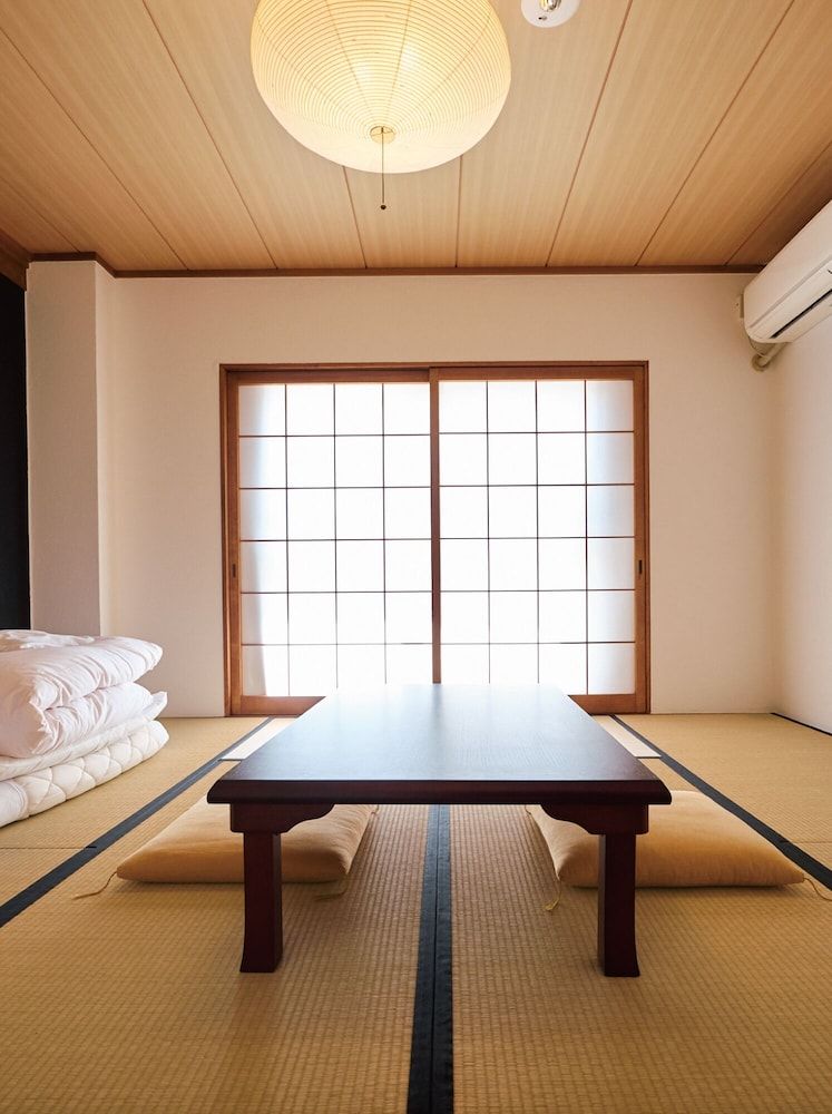 J-Hoppers Lake Biwa Guesthouse - Hostel Japanese Style Single with Shared Bathroom