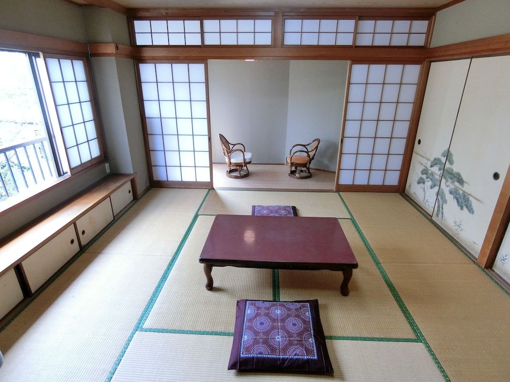 Family Room, For 6 Guests
