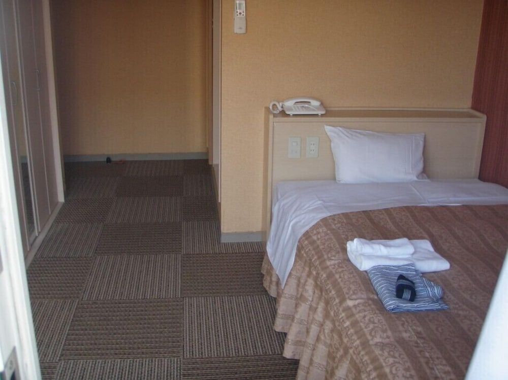 Single Room, Smoking