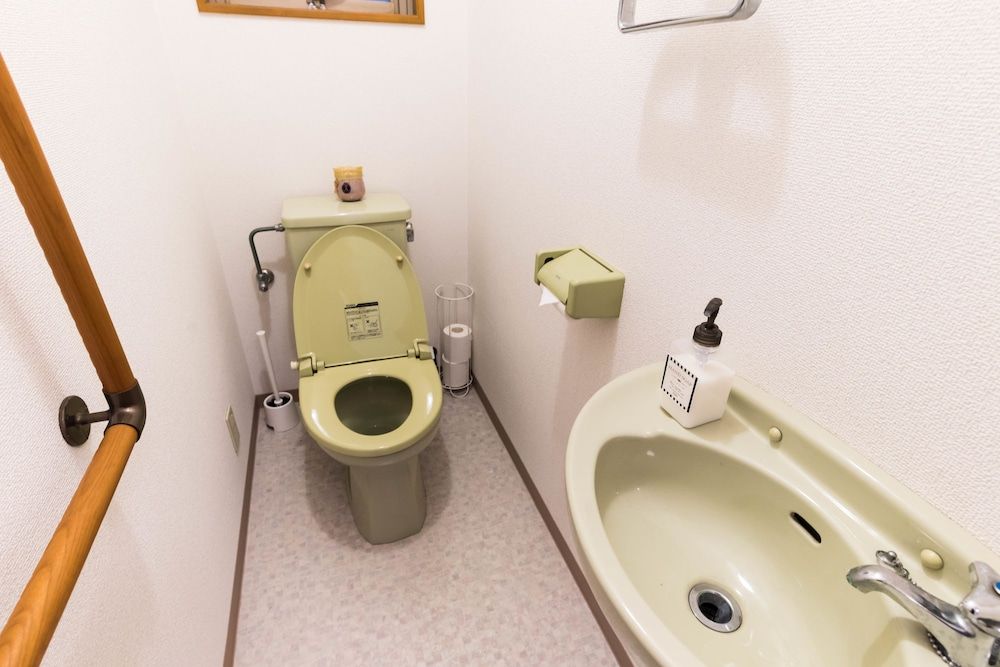 Bijou Suites Ferries Wheel View 10 bed rooms for family 23