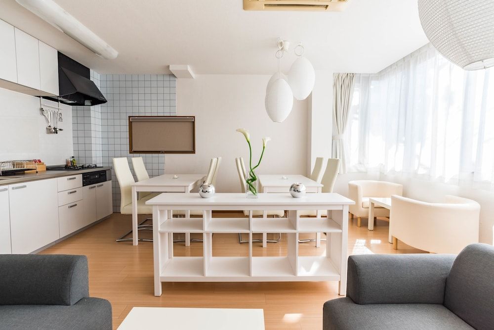 Bijou Suites Ferries Wheel View 10 bed rooms for family 20