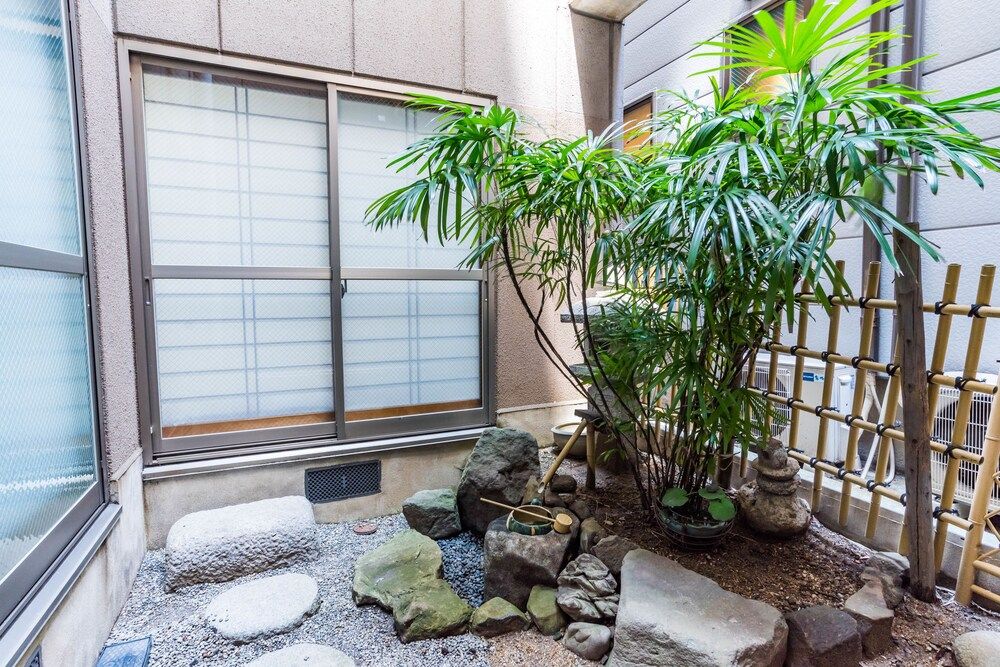 undefined Bijou Suites Ferries Wheel View 2