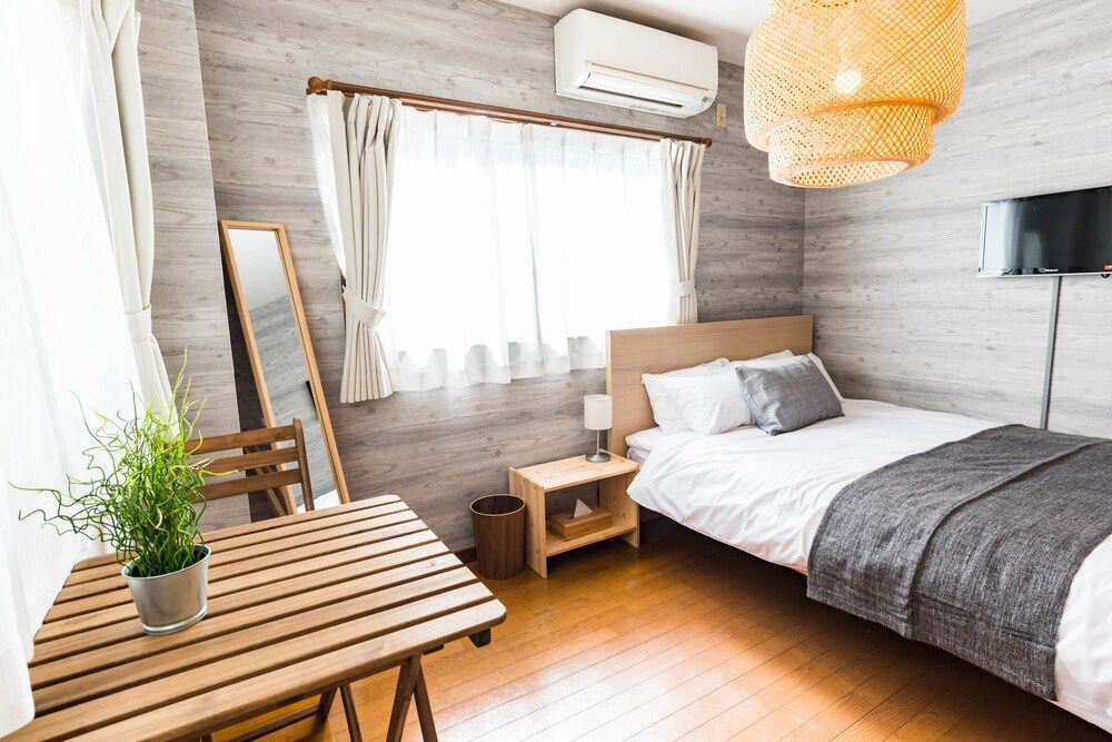 Bijou Suites Ferries Wheel View 10 bed rooms for family 17