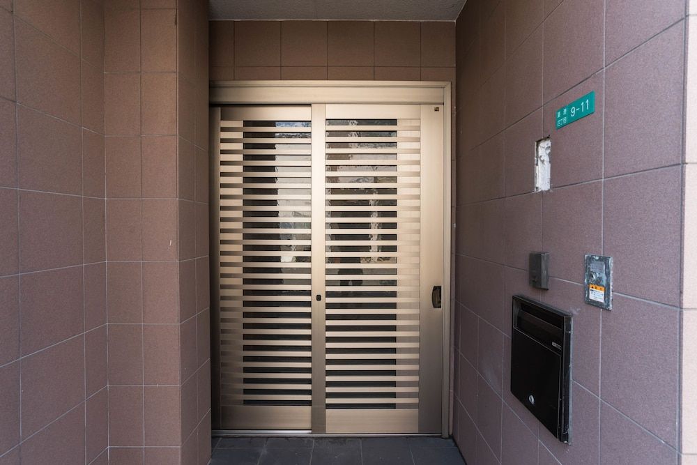 undefined Bijou Suites Ferries Wheel View 5