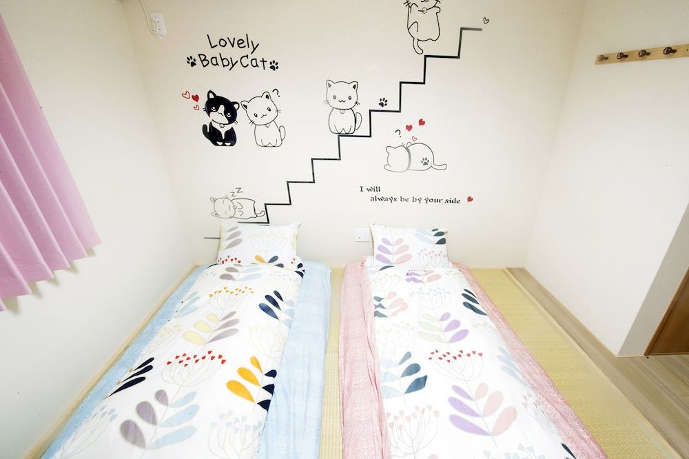 undefined Dream-House 4