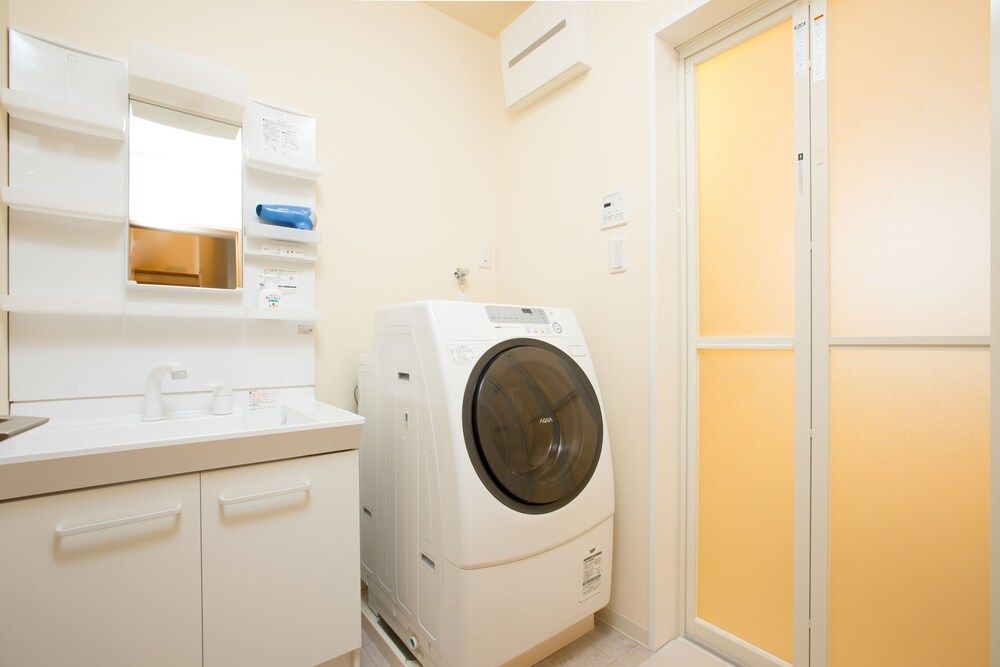 Tsuru House Family Room 19