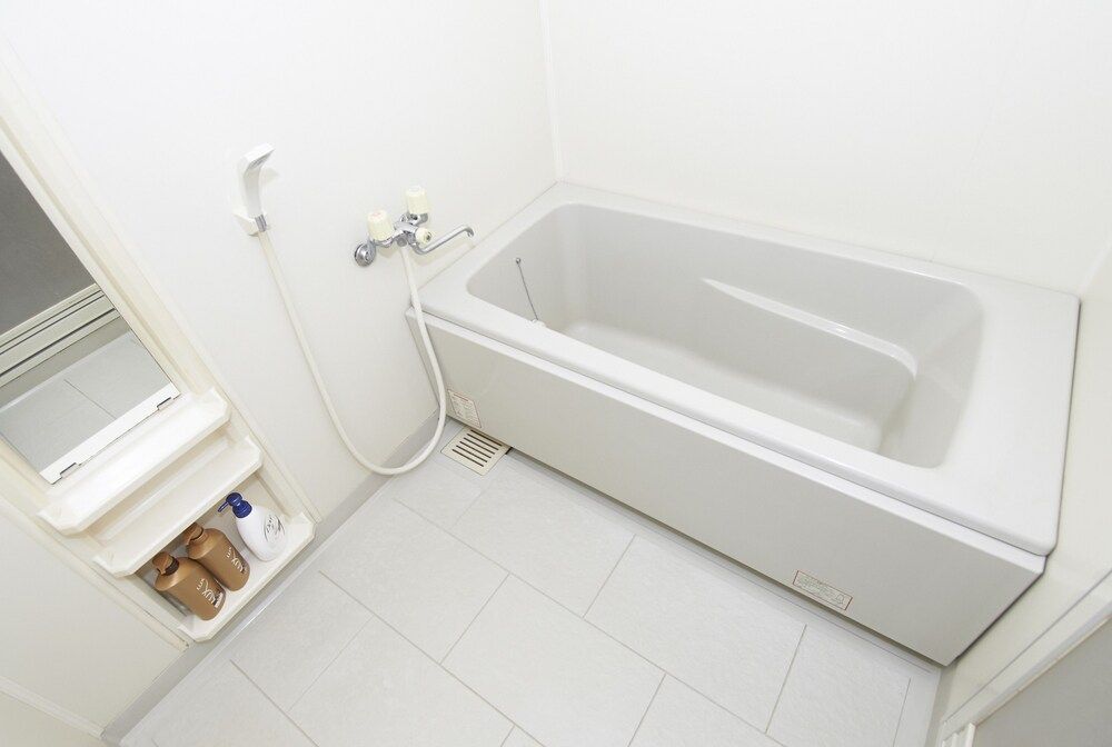 Deep Soaking Bathtub