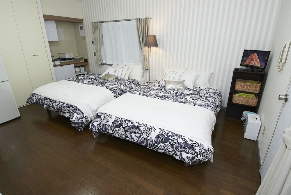 undefined Prestige House 4