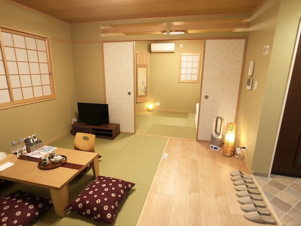 harper house Family Suite (Green) 13