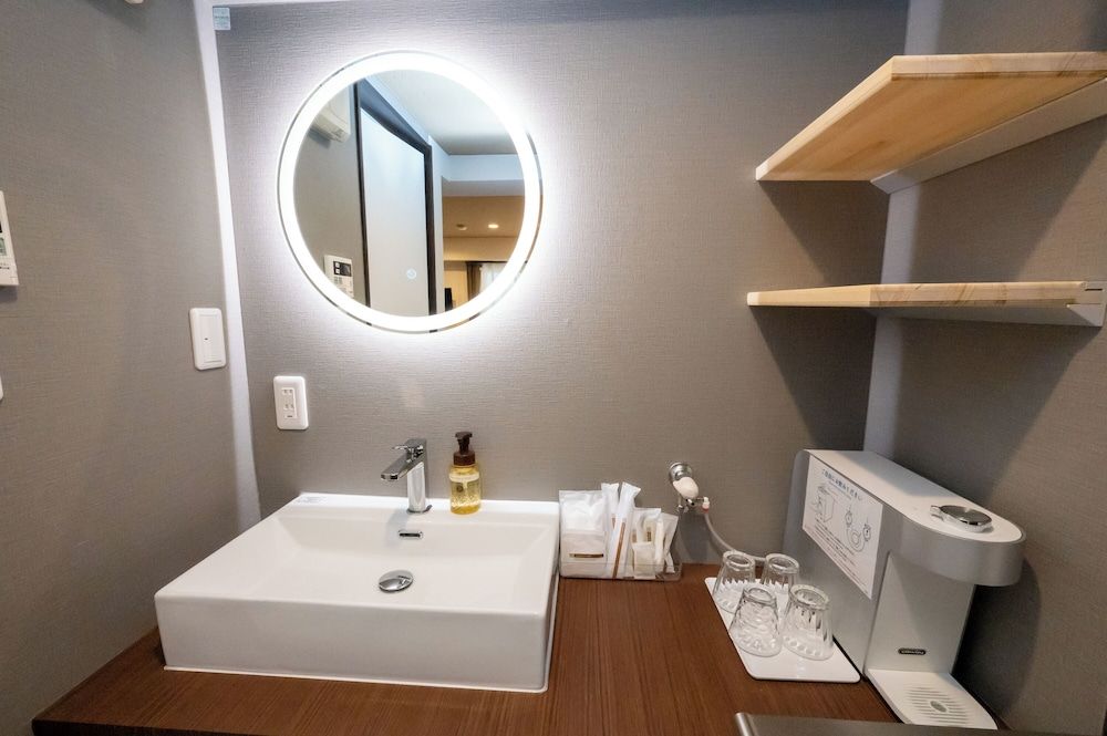 KIKU'S ROOM new modern cozy apt 5a. 11