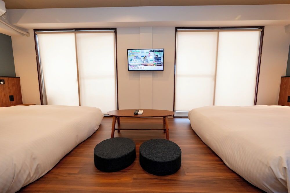 KIKU'S ROOM new modern cozy apt 5a. 12