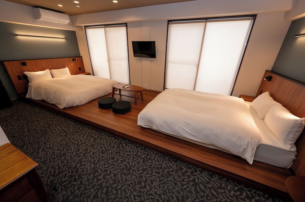 KIKU'S ROOM new modern cozy apt 5a.