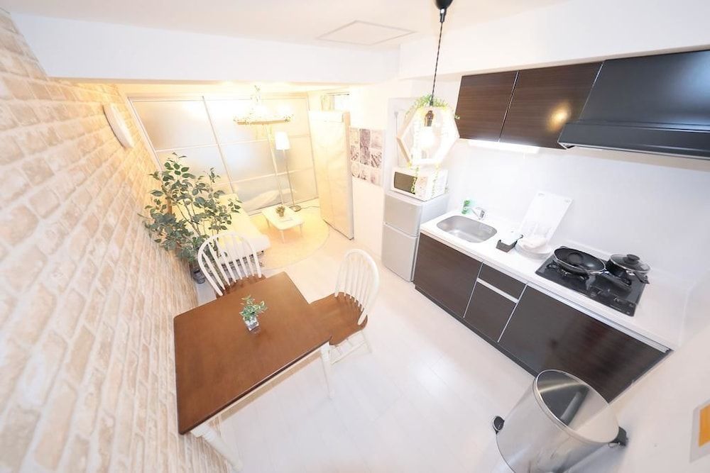 Premier in Land Mark Ebisu Osaka 402(187-1) Apartment 9