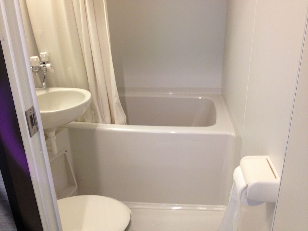 Apollo Properties Apartment 203 3