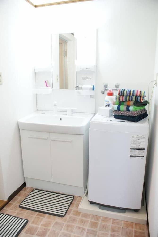 Legal Big House (166-1) Apartment 30