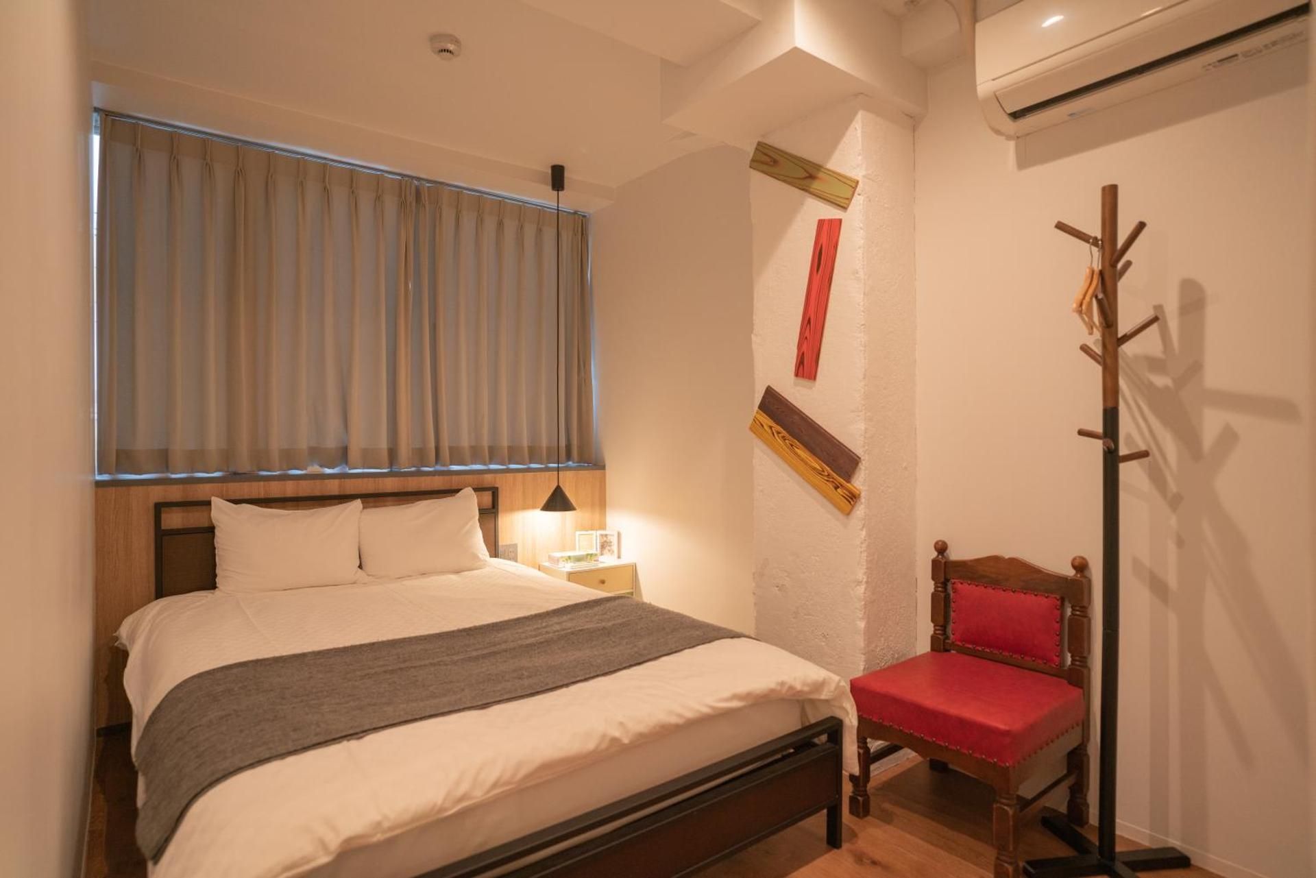 undefined Yeah Room Namba 5