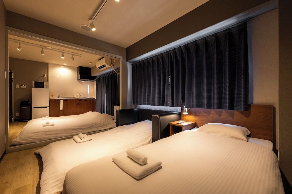 e-stay namba 2-8 two bed room type D 4