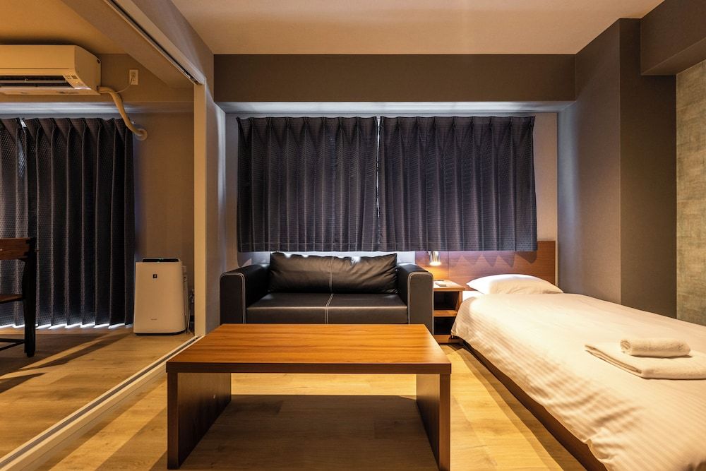 e-stay namba 2-8 two bed room type D 12