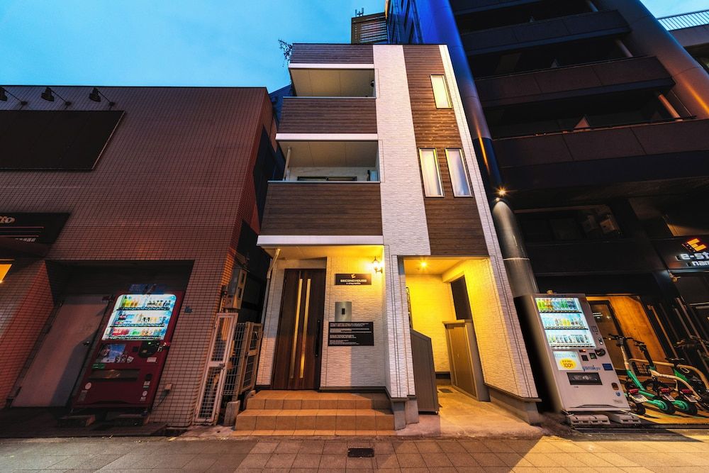 undefined e-stay namba 9