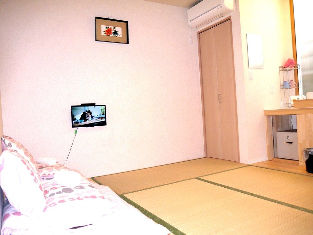 Guesthouse Osaka Tengachaya Station front hall Triple Room with Private Bathroom 13