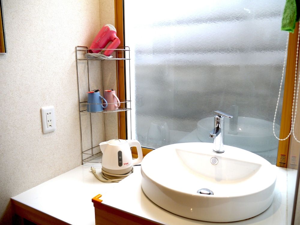 Guesthouse Osaka Tengachaya Station front hall Triple Room with Private Bathroom