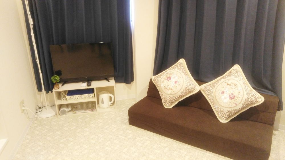 undefined Queen's House 10