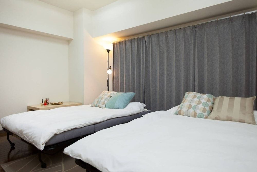 Shinsaibashi Midtown Apartments Apartment GD7 8